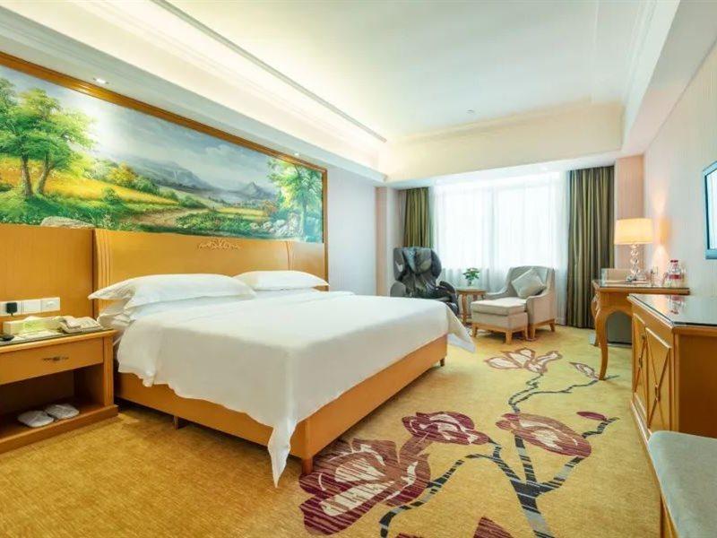 Vienna Hotel Banxuegang Road Shenzhen Zewnętrze zdjęcie