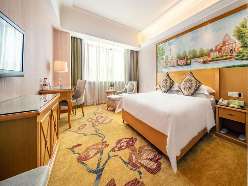 Vienna Hotel Banxuegang Road Shenzhen Zewnętrze zdjęcie